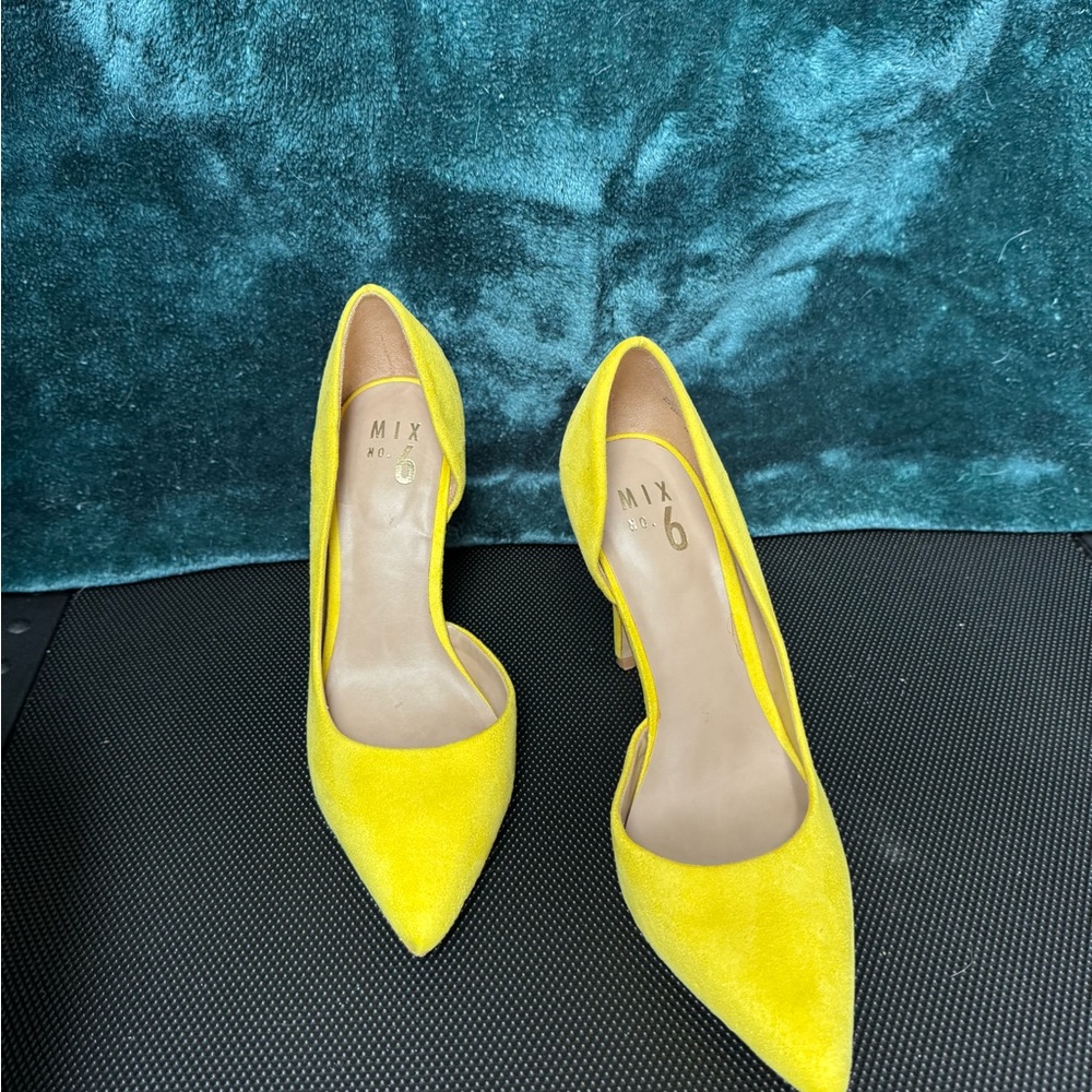 Mix no. 6 Yellow Women's Pumps